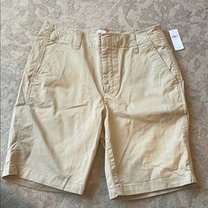 GAP New Women’s Khaki Downtown Bermuda Shorts